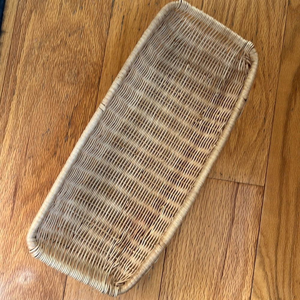 Long narrow basket, 14 1/2 x 6 1/2“ bread basket